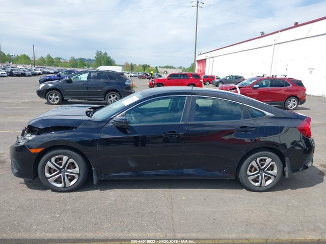 Auction sale of the 2017 Honda Civic Lx, vin: 2HGFC2F56HH576605, lot number: 44910822