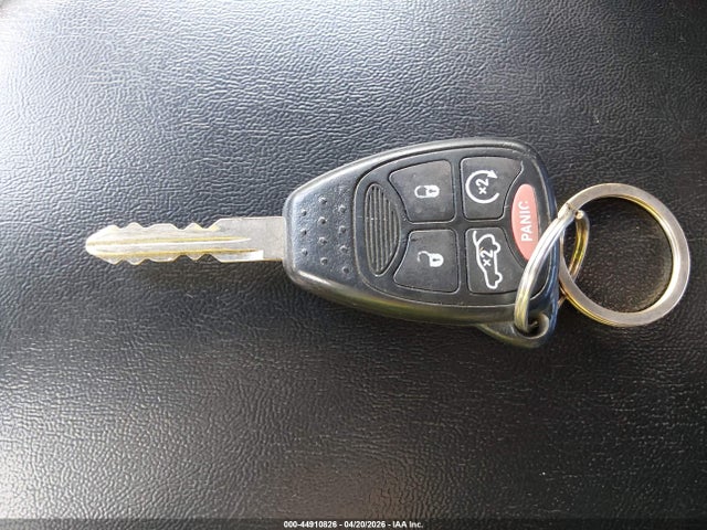 44910826 :رقم المزاد ، 1C3CCBCG9DN523992 vin ، 2013 Chrysler 200 Limited مزاد بيع