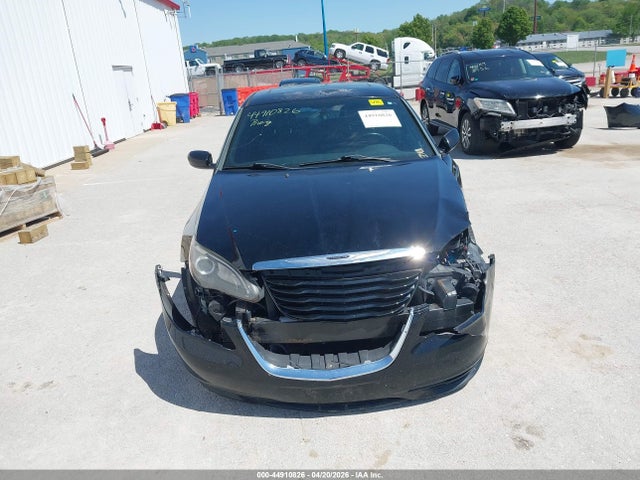 44910826 :رقم المزاد ، 1C3CCBCG9DN523992 vin ، 2013 Chrysler 200 Limited مزاد بيع