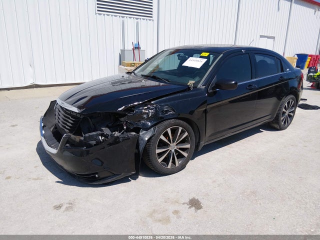 44910826 :رقم المزاد ، 1C3CCBCG9DN523992 vin ، 2013 Chrysler 200 Limited مزاد بيع