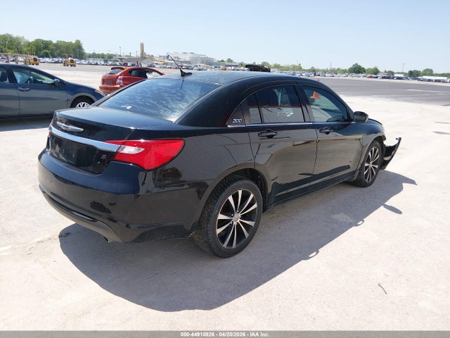 44910826 :رقم المزاد ، 1C3CCBCG9DN523992 vin ، 2013 Chrysler 200 Limited مزاد بيع