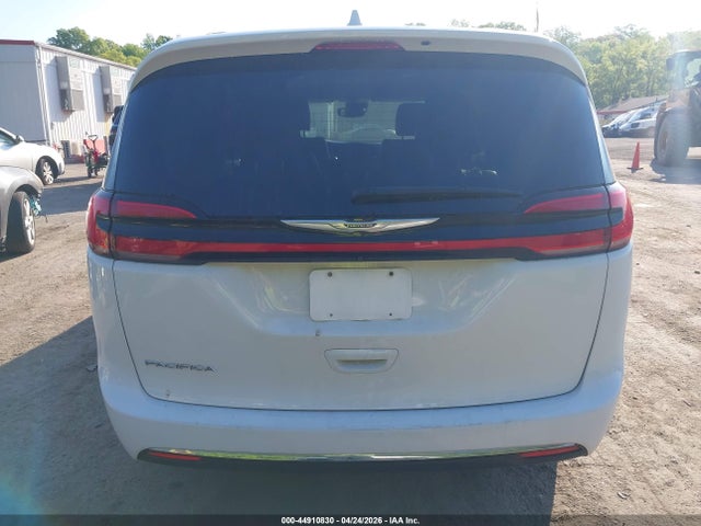 Продаж на аукціоні авто 2022 Chrysler Pacifica Touring L, vin: 2C4RC1BG5NR191815, номер лоту: 44910830