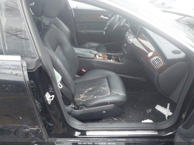 44910845 :رقم المزاد ، WDDLJ9BB0HA202507 vin ، 2017 Mercedes-benz Cls 550 4matic مزاد بيع