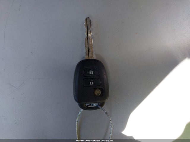2018 Toyota Rav4 Le მანქანა იყიდება აუქციონზე, vin: JTMBFREV9JJ205151, აუქციონის ნომერი: 44910858