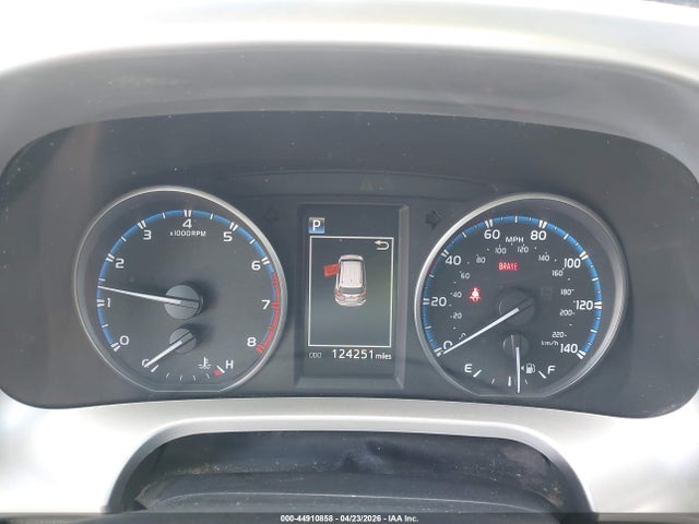 2018 Toyota Rav4 Le მანქანა იყიდება აუქციონზე, vin: JTMBFREV9JJ205151, აუქციონის ნომერი: 44910858