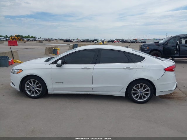 2017 Ford Fusion Hybrid Se მანქანა იყიდება აუქციონზე, vin: 3FA6P0LU8HR254965, აუქციონის ნომერი: 44910874