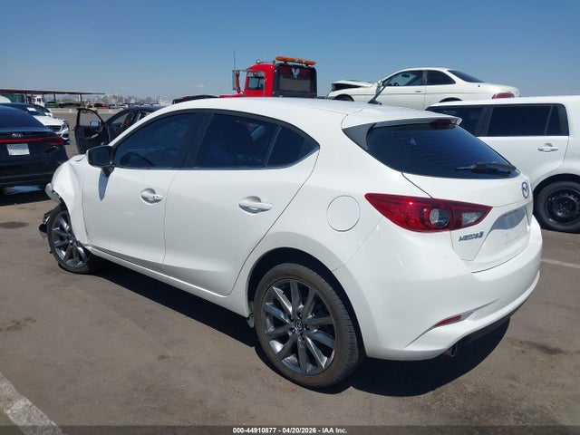 3MZBN1L38JM191118 Mazda Mazda3 Touring