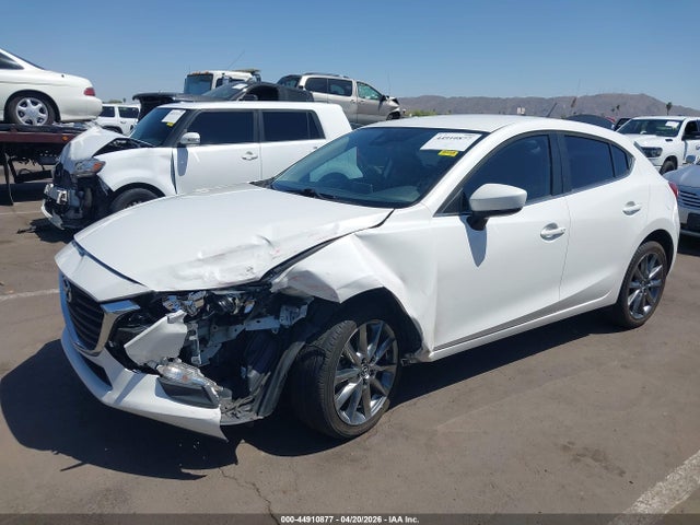 3MZBN1L38JM191118 Mazda Mazda3 Touring