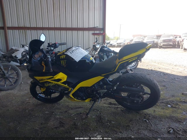44910927 :رقم المزاد ، JKAEXKG17JDA04551 vin ، 2018 Kawasaki Ex400 مزاد بيع