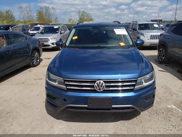 Продаж на аукціоні авто 2019 Volkswagen Tiguan 2.0t Se/2.0t Sel/2.0t Sel R-line/2.0t Sel R-line Black, vin: 3VV2B7AX0KM174790, номер лоту: 44911000