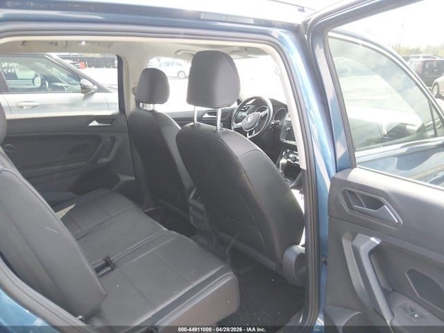 Продаж на аукціоні авто 2019 Volkswagen Tiguan 2.0t Se/2.0t Sel/2.0t Sel R-line/2.0t Sel R-line Black, vin: 3VV2B7AX0KM174790, номер лоту: 44911000