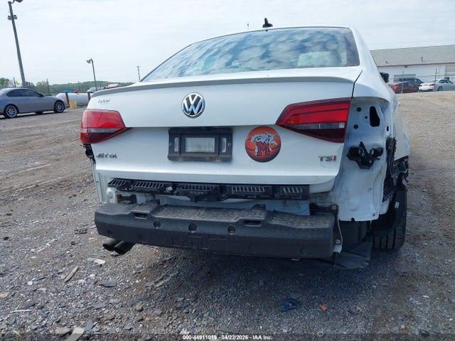 2017 Volkswagen Jetta 1.8t Sport მანქანა იყიდება აუქციონზე, vin: 3VWD17AJ3HM299830, აუქციონის ნომერი: 44911019