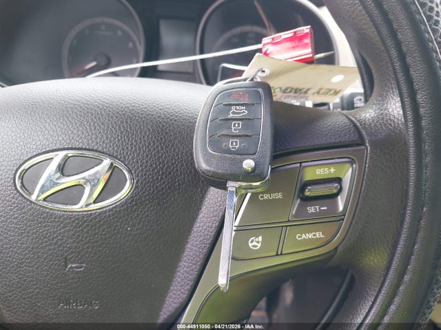 Продажа на аукционе авто 2016 Hyundai Santa Fe Sport 2.4l, vin: 5XYZT3LB1GG314726, номер лота: 44911050