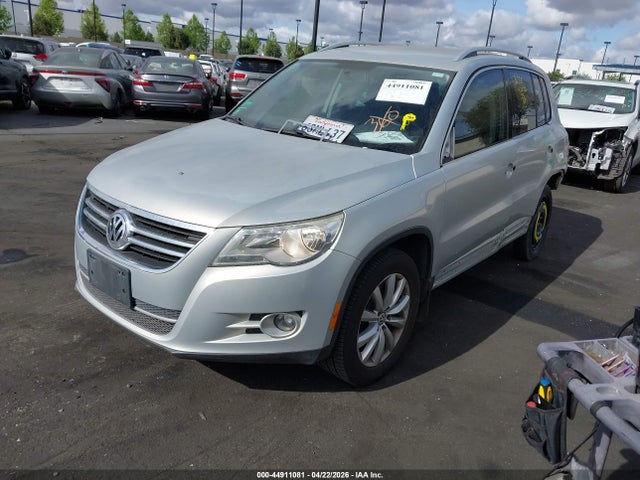 2011 Volkswagen Tiguan Se მანქანა იყიდება აუქციონზე, vin: WVGBV7AX7BW562407, აუქციონის ნომერი: 44911081