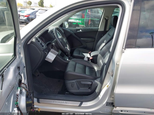 2011 Volkswagen Tiguan Se მანქანა იყიდება აუქციონზე, vin: WVGBV7AX7BW562407, აუქციონის ნომერი: 44911081