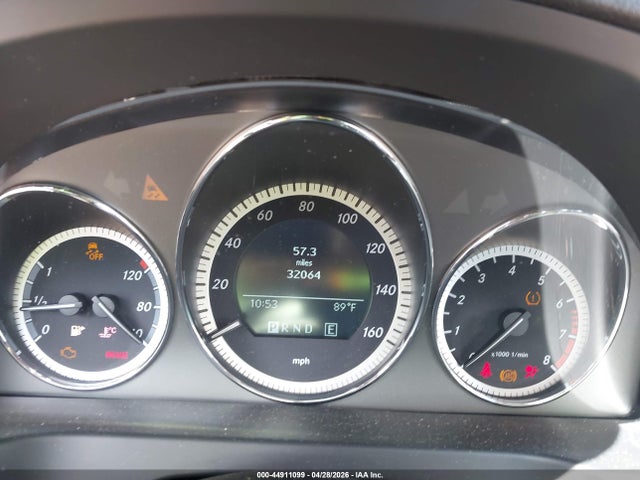 44911099 :رقم المزاد ، WDDGF5EB7BR140944 vin ، 2011 Mercedes-benz C 300 مزاد بيع