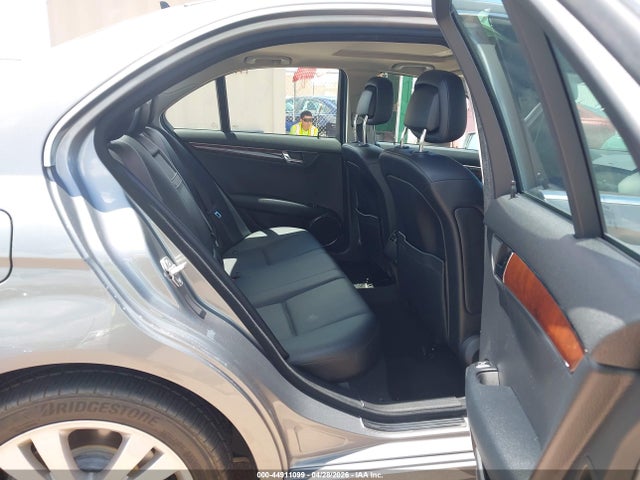 44911099 :رقم المزاد ، WDDGF5EB7BR140944 vin ، 2011 Mercedes-benz C 300 مزاد بيع