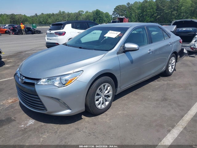 2015 Toyota Camry Le მანქანა იყიდება აუქციონზე, vin: 4T4BF1FK1FR481725, აუქციონის ნომერი: 44911136