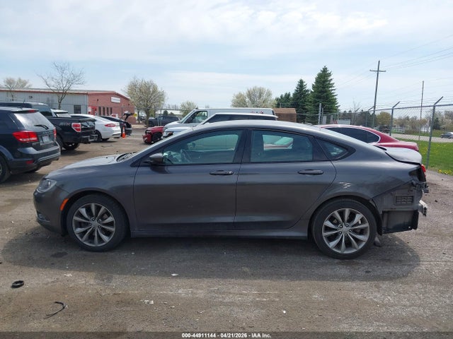 44911144 :رقم المزاد ، 1C3CCCBB7FN749916 vin ، 2015 Chrysler 200 S مزاد بيع