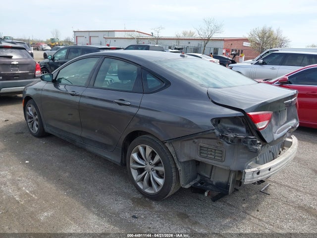 44911144 :رقم المزاد ، 1C3CCCBB7FN749916 vin ، 2015 Chrysler 200 S مزاد بيع