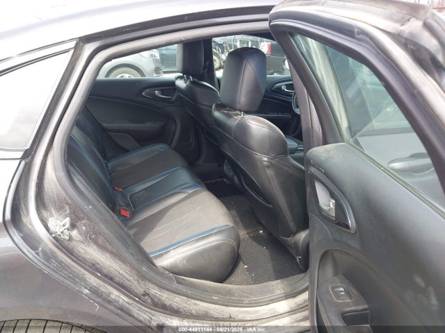 44911144 :رقم المزاد ، 1C3CCCBB7FN749916 vin ، 2015 Chrysler 200 S مزاد بيع