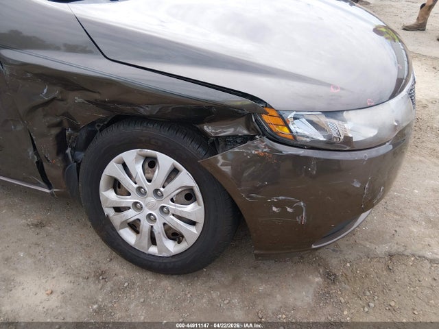 44911147 :رقم المزاد ، KNAFU4A24D5717318 vin ، 2013 Kia Forte Ex مزاد بيع