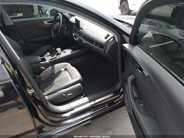 44911191 :رقم المزاد ، WAUENAF48HN013680 vin ، 2017 Audi A4 2.0t Premium مزاد بيع