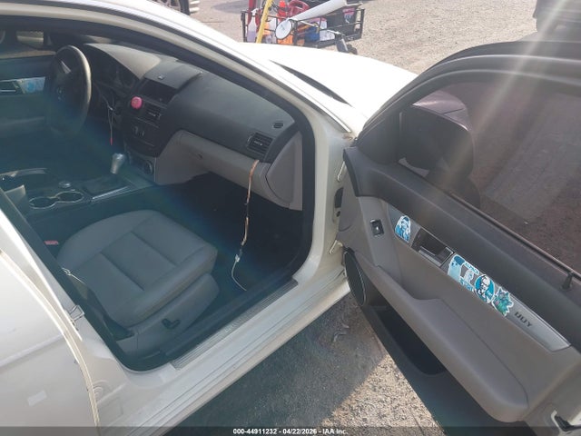 44911232 :رقم المزاد ، WDDGF54X98F178229 vin ، 2008 Mercedes-benz C 300 Sport مزاد بيع