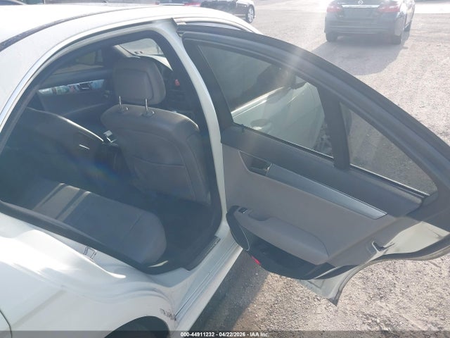 44911232 :رقم المزاد ، WDDGF54X98F178229 vin ، 2008 Mercedes-benz C 300 Sport مزاد بيع