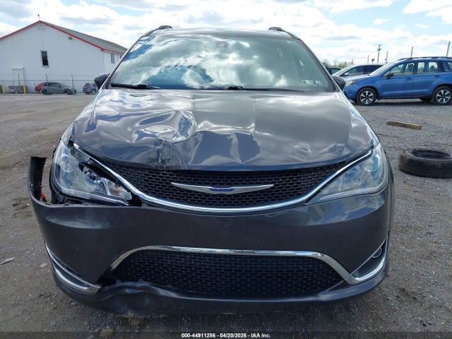 2018 Chrysler Pacifica Touring L მანქანა იყიდება აუქციონზე, vin: 2C4RC1BG2JR354530, აუქციონის ნომერი: 44911256
