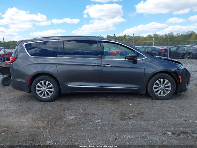 2018 Chrysler Pacifica Touring L მანქანა იყიდება აუქციონზე, vin: 2C4RC1BG2JR354530, აუქციონის ნომერი: 44911256