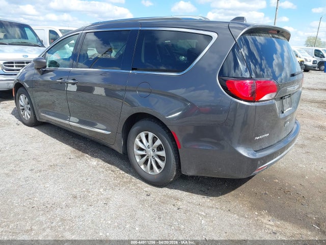 2018 Chrysler Pacifica Touring L მანქანა იყიდება აუქციონზე, vin: 2C4RC1BG2JR354530, აუქციონის ნომერი: 44911256