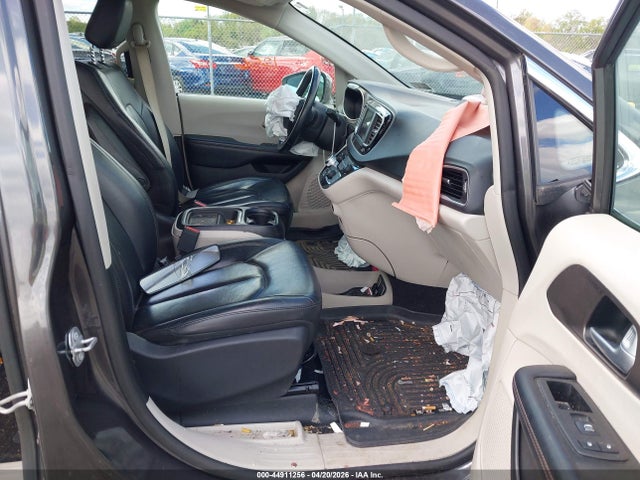 2018 Chrysler Pacifica Touring L მანქანა იყიდება აუქციონზე, vin: 2C4RC1BG2JR354530, აუქციონის ნომერი: 44911256