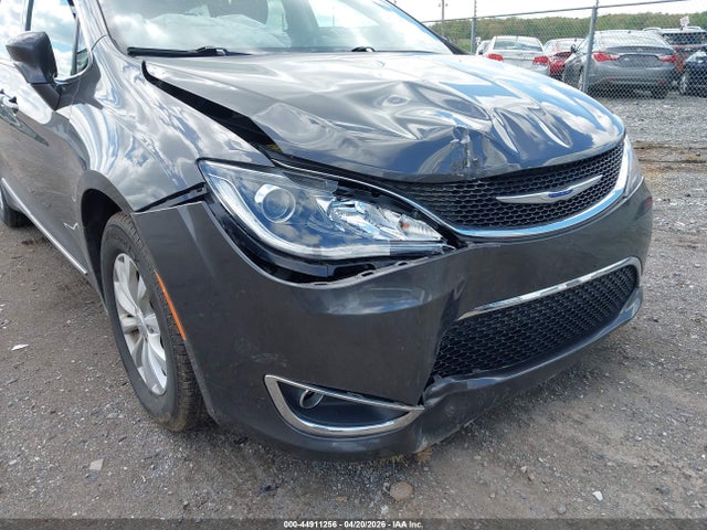 2018 Chrysler Pacifica Touring L მანქანა იყიდება აუქციონზე, vin: 2C4RC1BG2JR354530, აუქციონის ნომერი: 44911256
