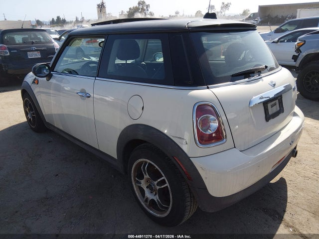 2012 MINI COOPER WMWSU3C57CT263365 Photo 2