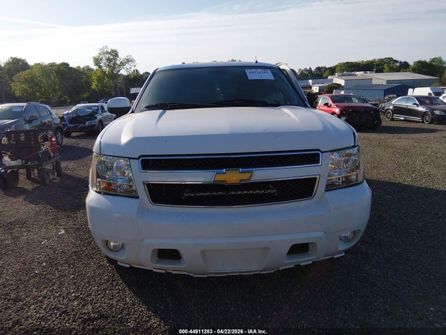 Продажа на аукционе авто 2014 Chevrolet Suburban 1500 Lt, vin: 1GNSCJE06ER236404, номер лота: 44911283