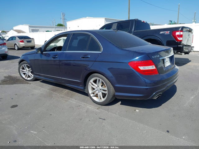2014 Mercedes-benz C 250 Sport მანქანა იყიდება აუქციონზე, vin: WDDGF4HB9ER307119, აუქციონის ნომერი: 44911309