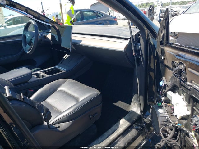 Продаж на аукціоні авто 2023 Tesla Model Y Awd/long Range Dual Motor All-wheel Drive, vin: 7SAYGDEE5PF620271, номер лоту: 44911324