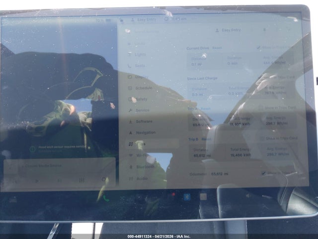 Продаж на аукціоні авто 2023 Tesla Model Y Awd/long Range Dual Motor All-wheel Drive, vin: 7SAYGDEE5PF620271, номер лоту: 44911324
