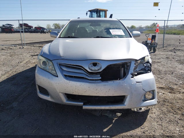 2010 Toyota Camry Le მანქანა იყიდება აუქციონზე, vin: 4T1BF3EK1AU059311, აუქციონის ნომერი: 44911323