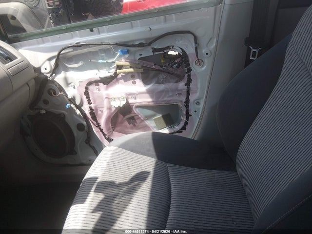 44911374 :رقم المزاد ، JTDZN3EU9GJ044492 vin ، 2016 Toyota Prius V Two مزاد بيع
