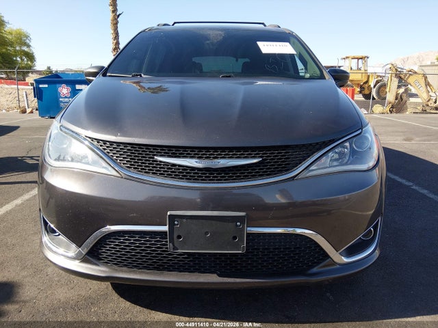 44911410 :رقم المزاد ، 2C4RC1BG9HR675751 vin ، 2017 Chrysler Pacifica Touring-l مزاد بيع
