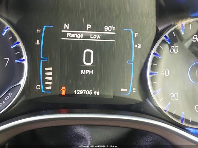 44911410 :رقم المزاد ، 2C4RC1BG9HR675751 vin ، 2017 Chrysler Pacifica Touring-l مزاد بيع
