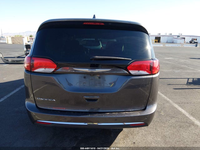 44911410 :رقم المزاد ، 2C4RC1BG9HR675751 vin ، 2017 Chrysler Pacifica Touring-l مزاد بيع