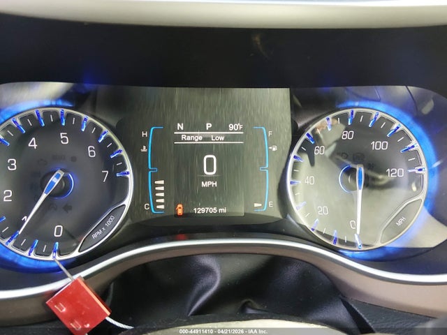 44911410 :رقم المزاد ، 2C4RC1BG9HR675751 vin ، 2017 Chrysler Pacifica Touring-l مزاد بيع