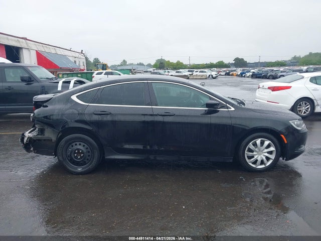 Chrysler 200 LX 2015 1C3CCCFB4FN622423 Image 13