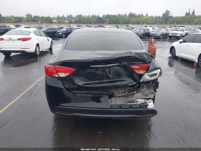 Chrysler 200 LX 2015 1C3CCCFB4FN622423 Image 16
