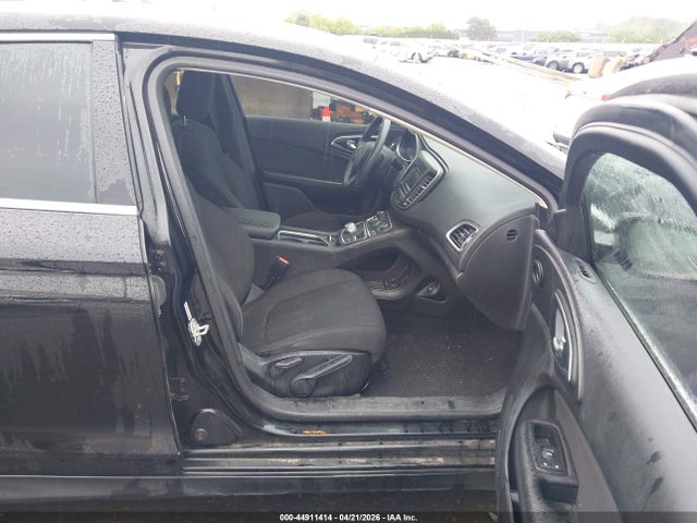 Chrysler 200 LX 2015 1C3CCCFB4FN622423 Image 5