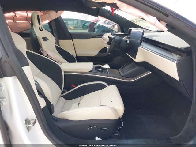 2025 Tesla Model S Plaid მანქანა იყიდება აუქციონზე, vin: 5YJSA1E69SF547216, აუქციონის ნომერი: 44911432