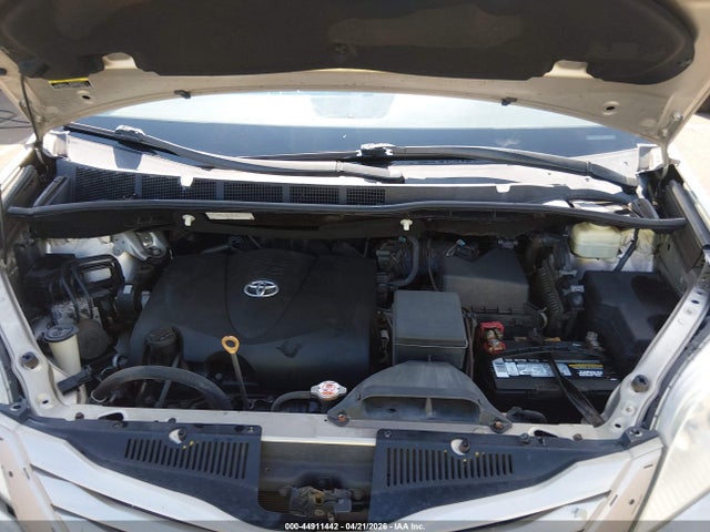 Aukcja sprzedaży 2017 Toyota Sienna Le Mobility, vin: 5TDKZ3DC1HS787974, numer aukcji: 44911442